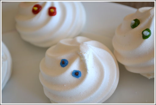 Halloween food ideas meringue ghosts
